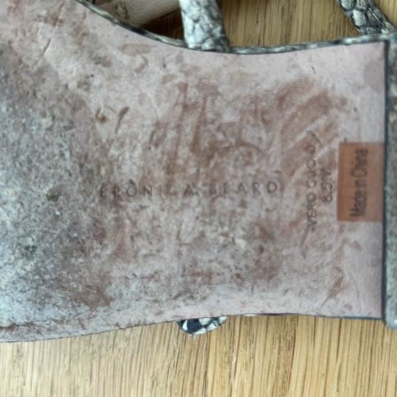 Veronica Beard snake print sandals. Excellent condition! 🌟 Size 8.5. - Picture 6 of 6